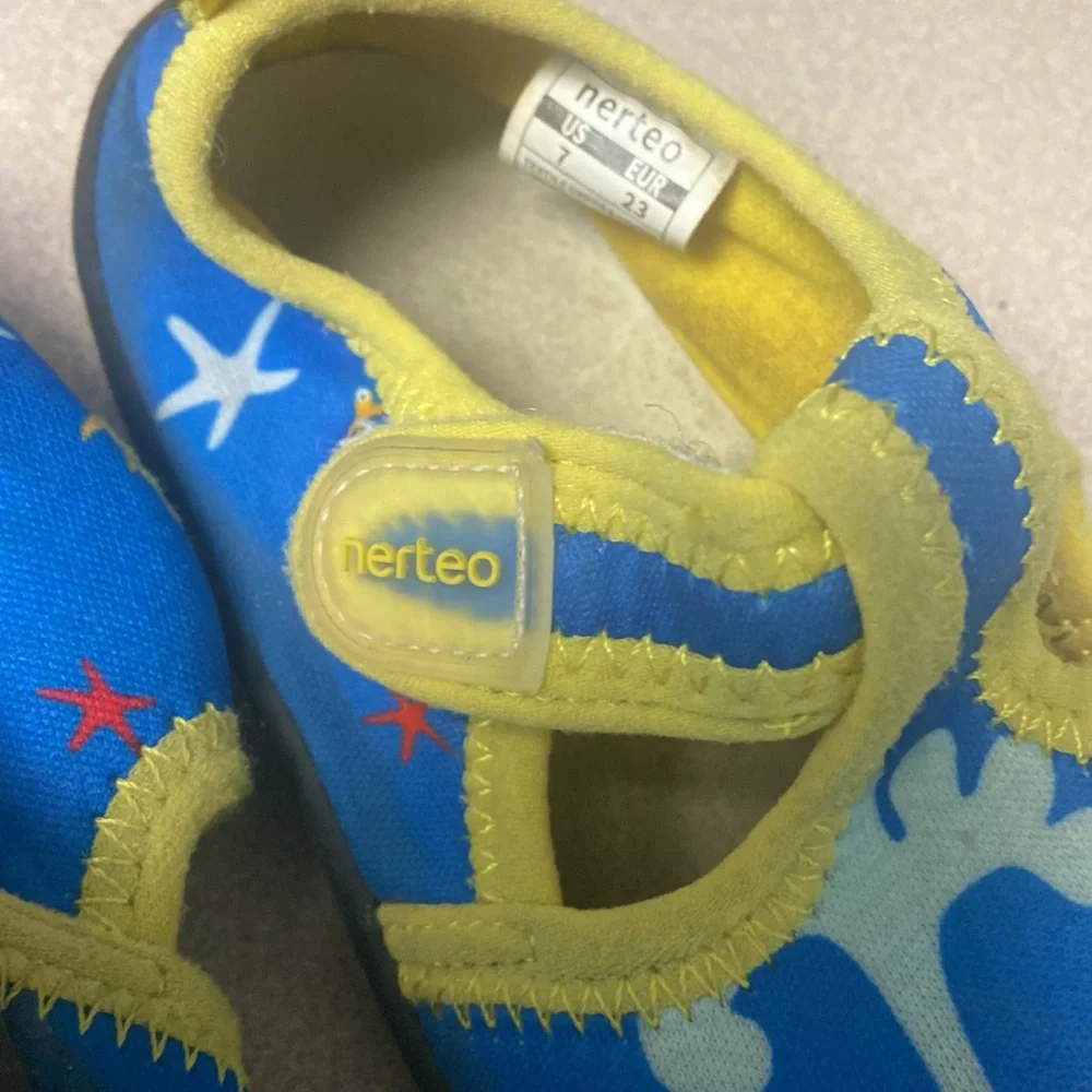 Nerteo little boy water shoes